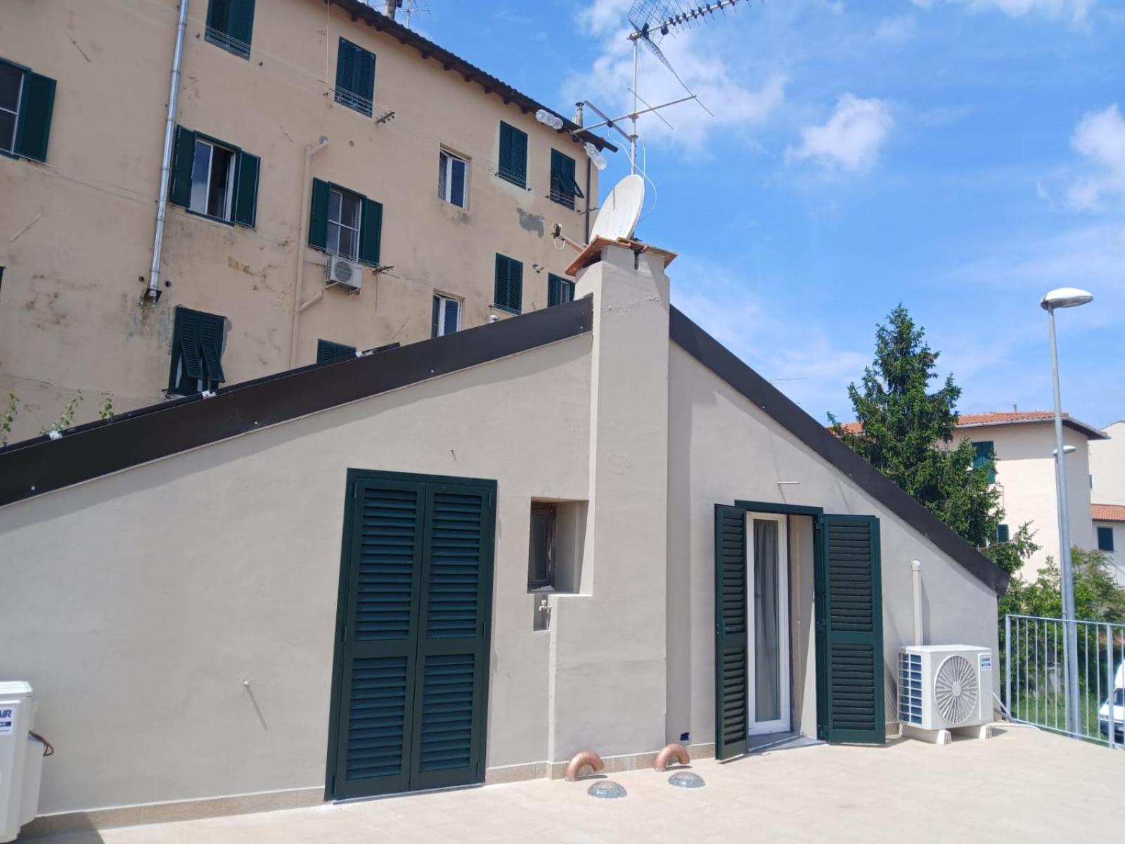 리보르노 Casa N 1 Con Parcheggio Privato E Colonnina Ricarica 아파트 외부 사진